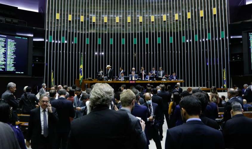 Câmara aprova PEC do Estado de Emergência em 2° turno