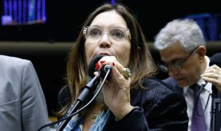 Câmara aprova PEC que busca limitar recursos no STJ  