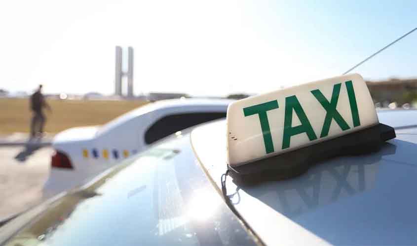 Fim da taxa de verificação de taxímetros beneficiará 300 mil taxistas