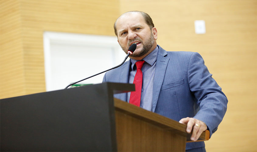 Deputado Cirone Deiró envia documento aos deputados federais pedindo prioridade para votação do Revalida