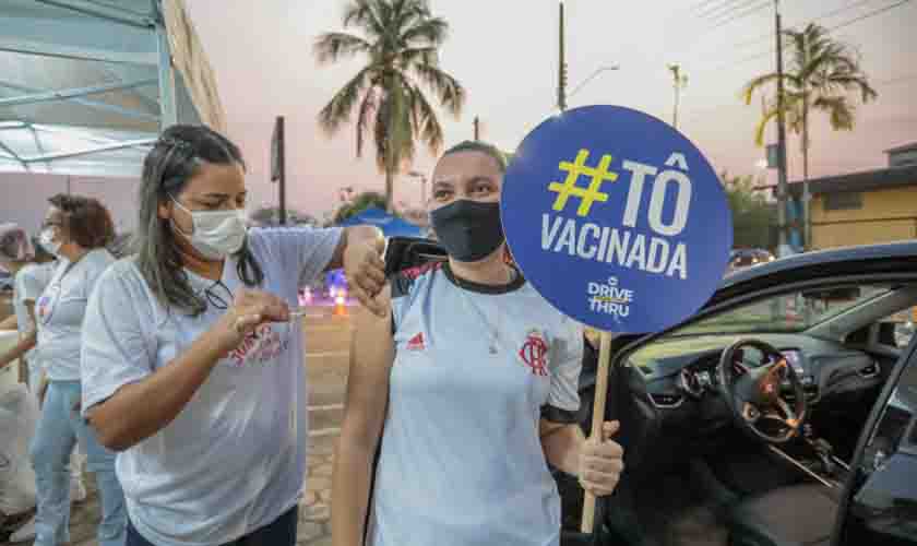 10ª edição do drive-thru vacina público acima de 19 anos em Porto Velho