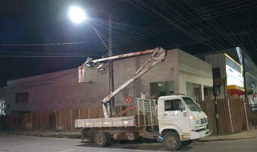 Prefeitura realiza manutenção na iluminação pública do Jardim dos Migrantes