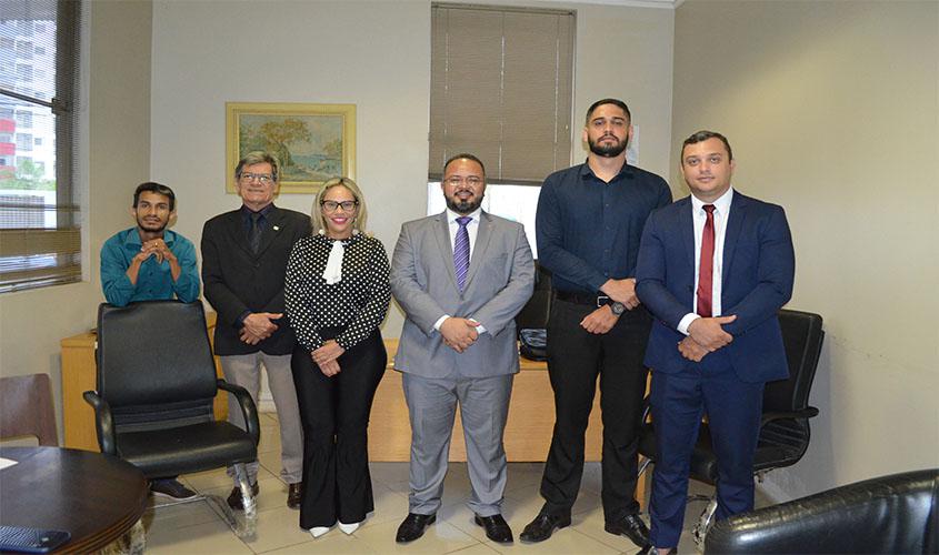 Em reunião, Comissão de Assuntos Penitenciários discute atendimento de advogados no presídio Urso Branco