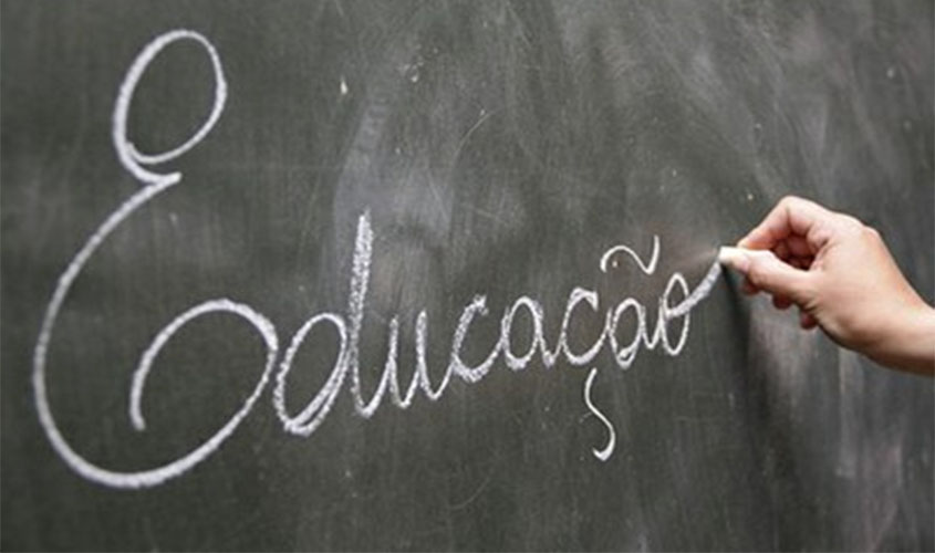 PGR manifesta-se contra lei de município paranaense que instituiu programa Escola Sem Partido