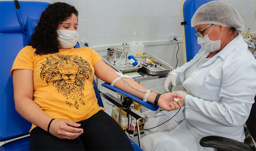 Com estoque baixo, hemocentro convoca população para doar sangue