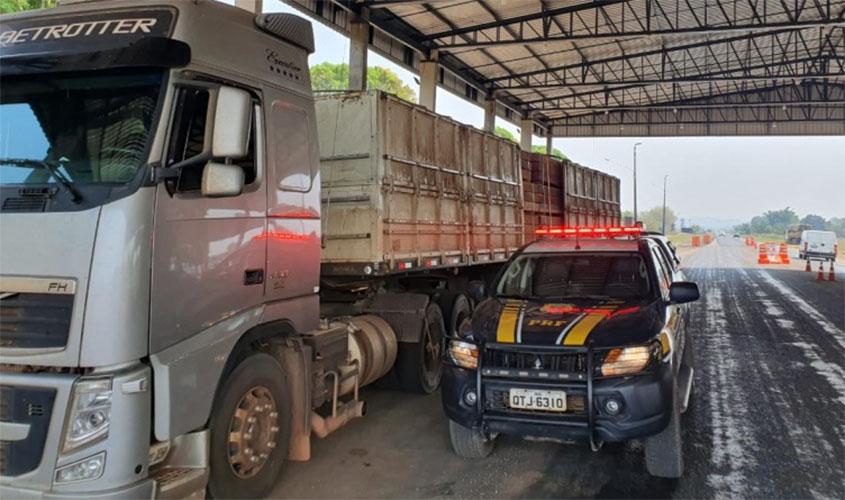 PRF apreende duas cargas de madeira