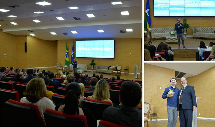 Felicidade no ambiente de trabalho e comunicação não violenta para liderança são temas de palestras no Encontro Estadual da Magistratura