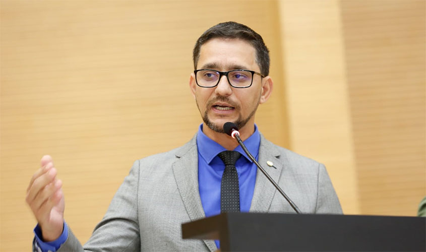 Deputado Anderson indica curso de espanhol para Escola do Legislativo de Ouro Preto