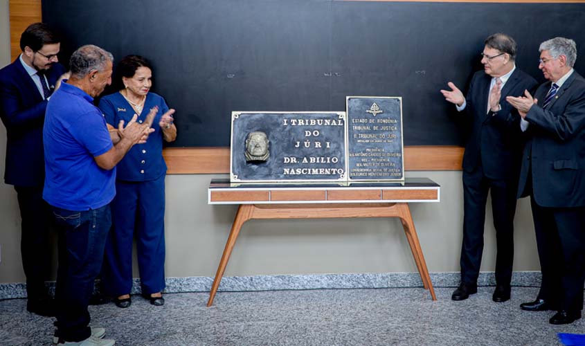 TJRO homenageia advogado Abílio Nascimento no Tribunal do Júri