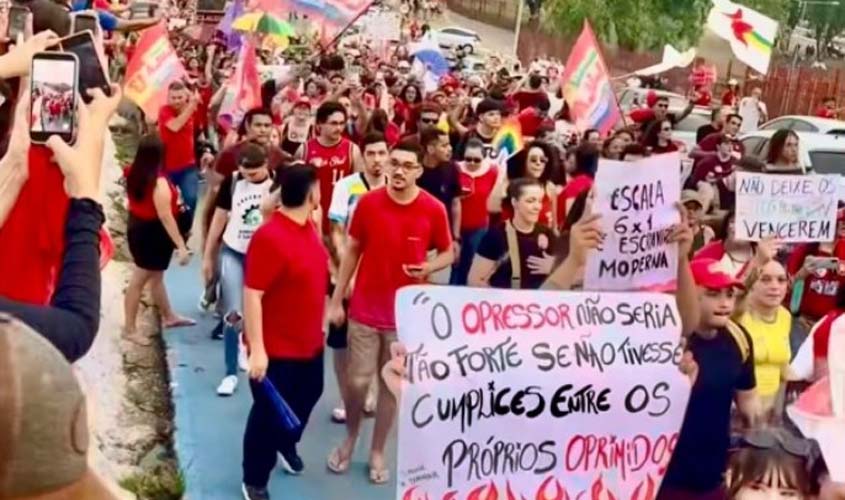 PT reúne grande público em manifestação na capital após anos