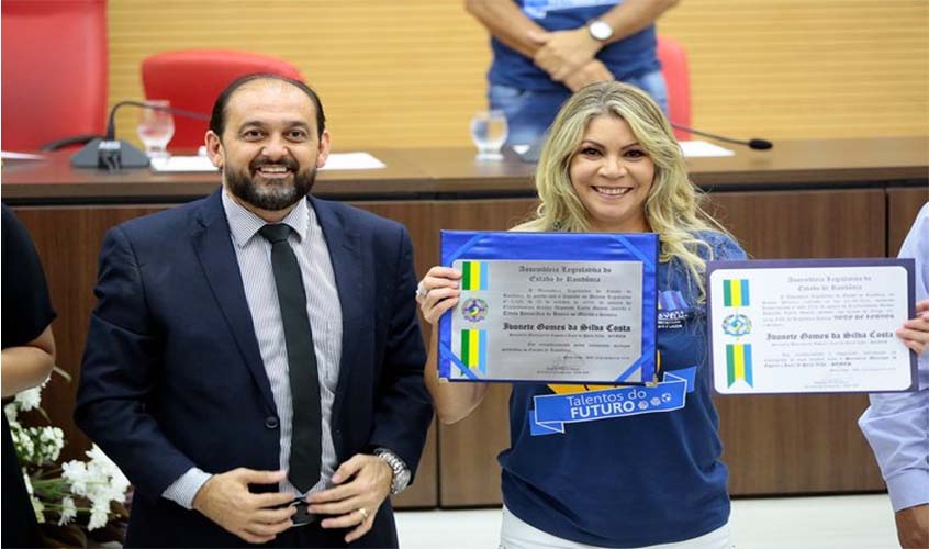 Equipe da Semes recebe Honra ao Mérito e Votos de Louvor na Assembleia Legislativa