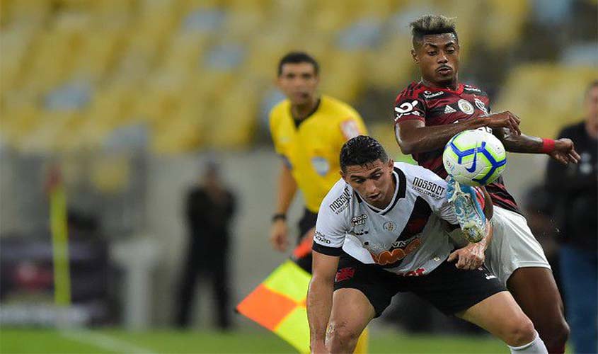 Flamengo e Vasco empatam em jogaço de 8 gols no Maracanã
