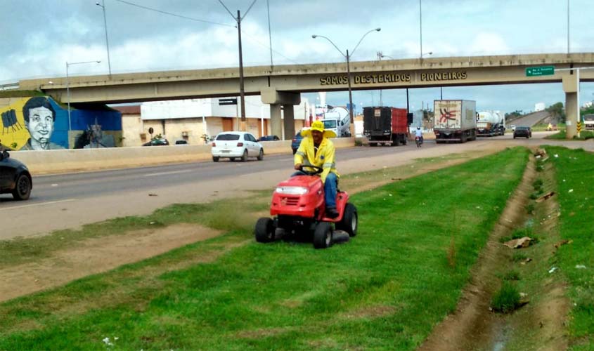 Semusb realiza mutirões simultâneos em diferentes pontos da cidade
