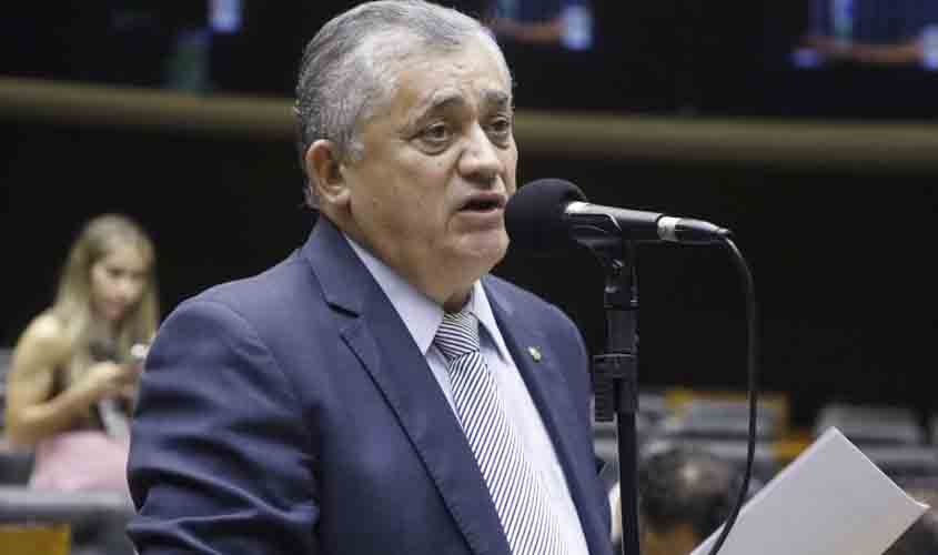 Deputados da base governista e da oposição repudiam atentado a bomba em Brasília