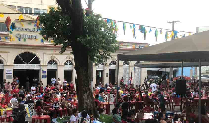 Confira as agendas de shows e os eventos gastronômicos no Mercado Cultural