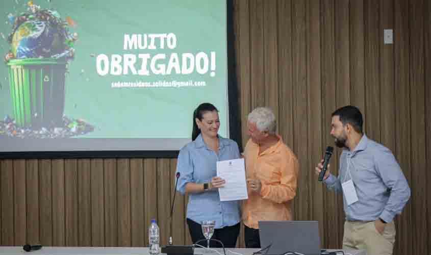 Governo de RO entrega Atestado de Desativação de Lixão na gestão sustentável de resíduos