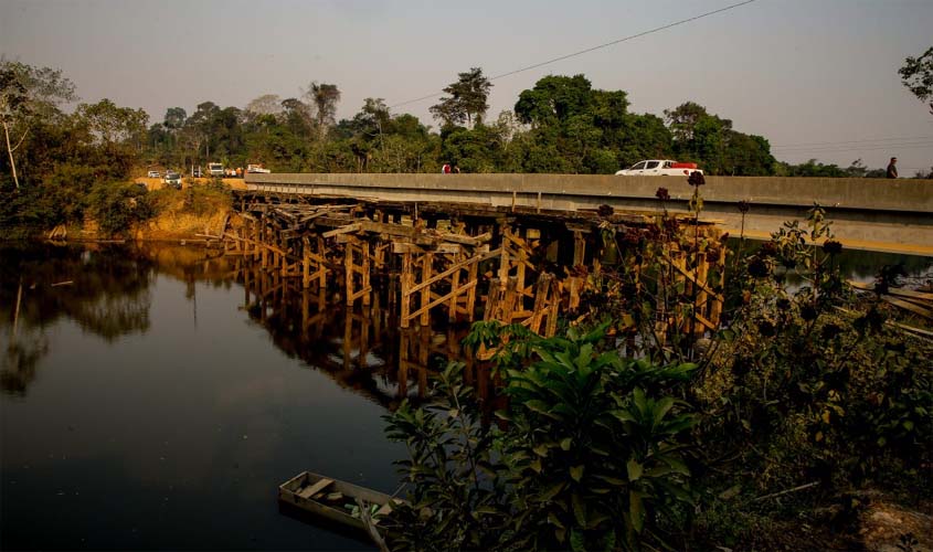 RO substitui pontes de madeira por concreto e aço