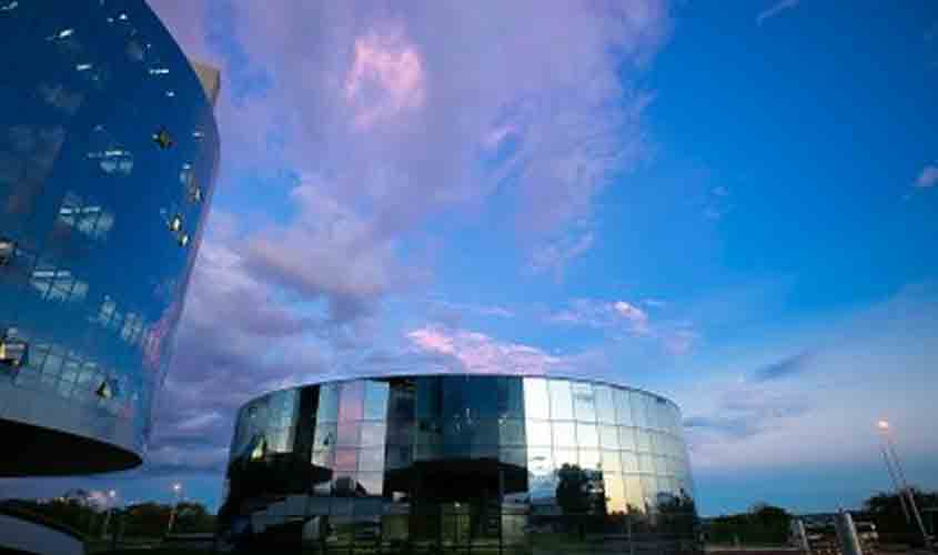 Embargos questionam decisão do STF sobre incidência do teto para servidores que acumulam salário ou aposentadoria e pensão