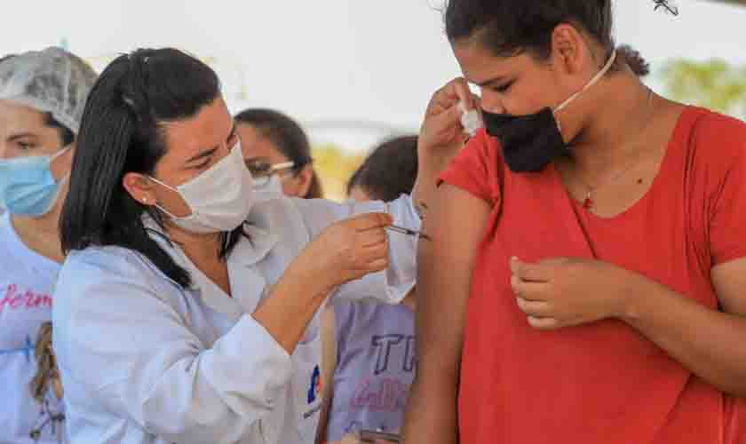 População dos residenciais Morar Melhor e Cristal da Calama são vacinadas contra a covid-19