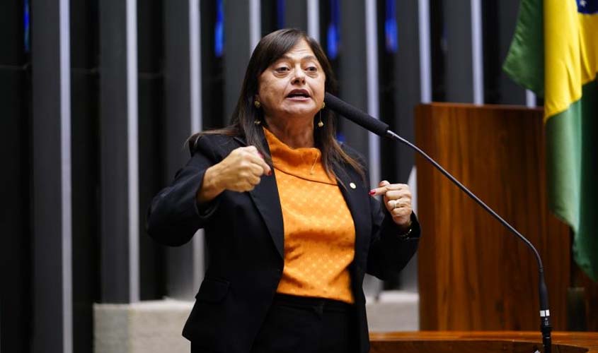 Deputados rejeitam pedido de urgência para projeto que autoriza venda de remédios em supermercados