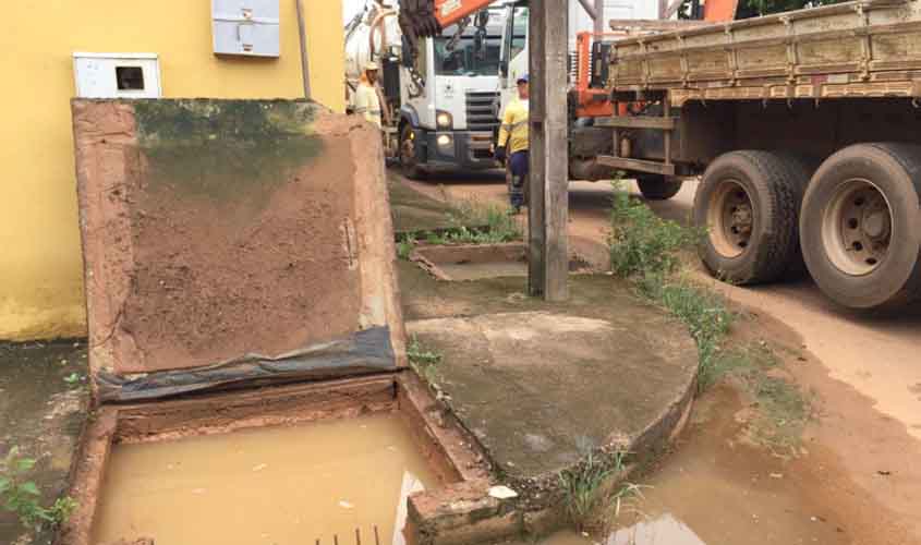 Prefeitura intensifica desobstrução de caixas coletoras para evitar alagamentos