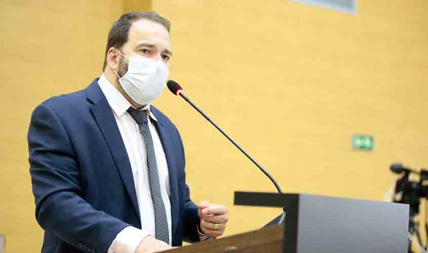 Asfalto nos distritos de Rio Branco e Três Coqueiros é solicitado pelo deputado Alex Redano