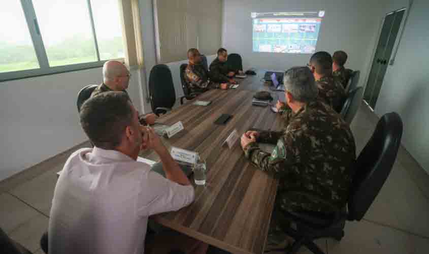 Prefeitura firmou parceria com a 17ª Brigada de Selva para resguardar frota de ônibus escolares de Porto Velho