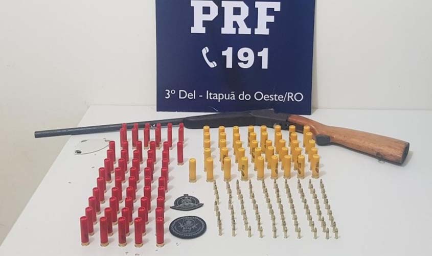 Em Itapuã do Oeste (RO), PRF prende homem com espingarda e cerca de 200 munições