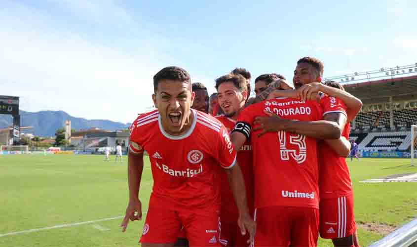 Inter vence Vasco e pode ser campeão no domingo contra o Flamengo