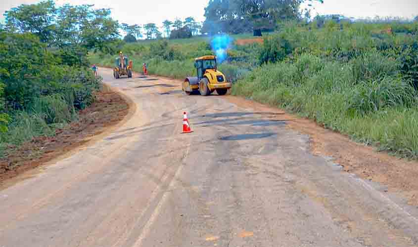 DER recupera pontos críticos da rodovia 257 em trecho que liga Ariquemes ao distrito do 5º BEC