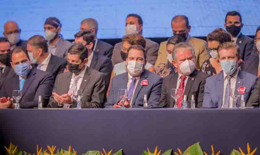 Presidente Alex Redano prestigia posse de Márcio Nogueira na presidência da OAB/RO