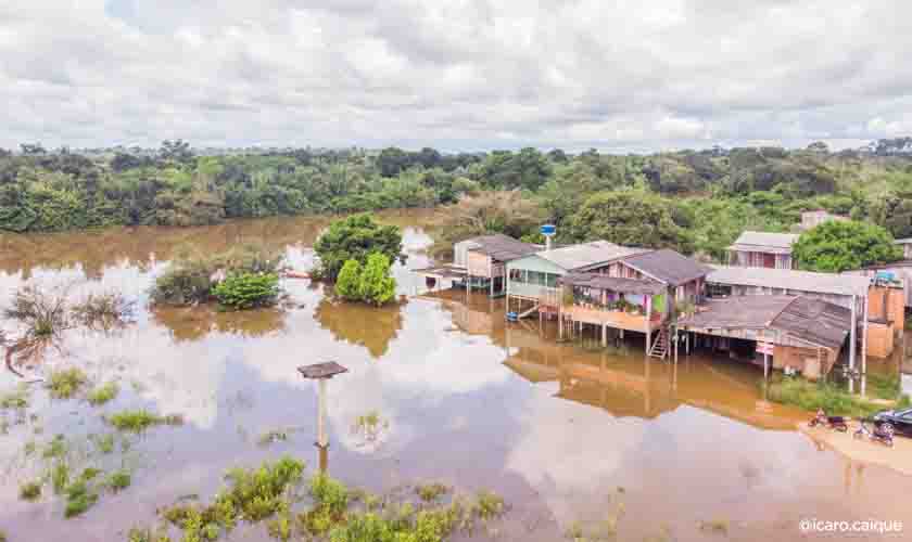 Prefeitura de Ji-Paraná e Defesa Civil resgatam 30 famílias em risco