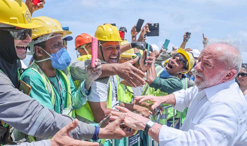 Bolsa Família voltará a exigir frequência escolar e vacinação