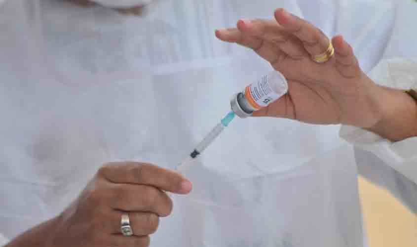 Idosos com 78 e 79 anos devem receber vacina contra covid-19 nesta semana, veja cronograma