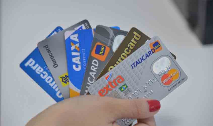 Contribuinte pode pagar taxas federais com cartão de crédito