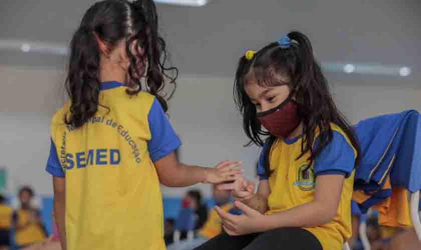 Pais e servidores destacam importância do ambiente escolar na formação dos estudantes