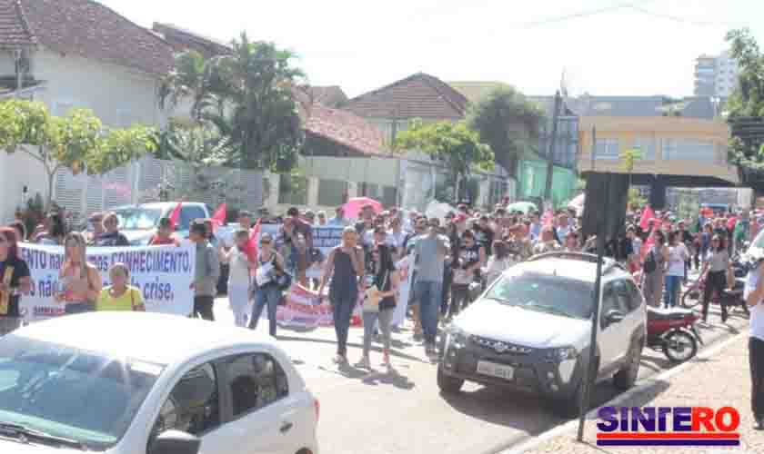 Novas estratégias de luta são organizadas pelo Sintero em favor da valorização profissional dos trabalhadores em educação