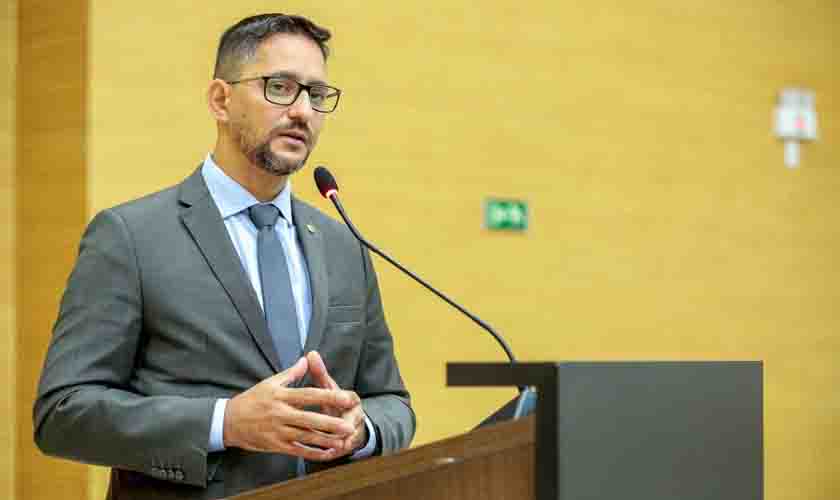 Deputado Anderson Pereira cobra informações quanto a reforma da estrutura física do Hospital Infantil Cosme e Damião