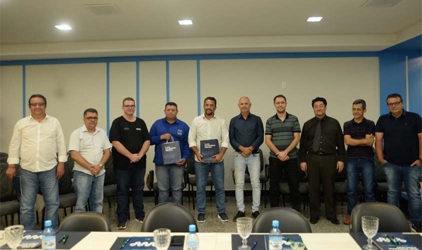 Prefeito se reúne com empresários e diretores da CDL para tratar do Centro de Convenções  