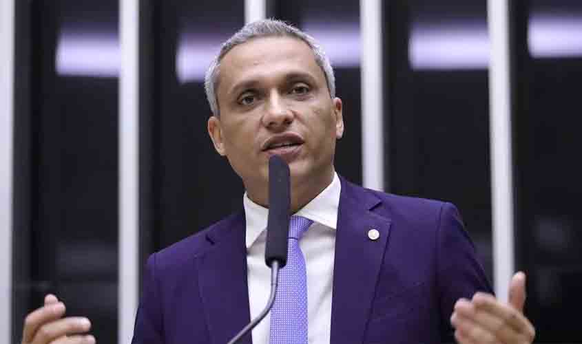 Gayer é moralista sem moral e há muito tempo deveria ser punido pela Justiça e perder o mandato parlamentar