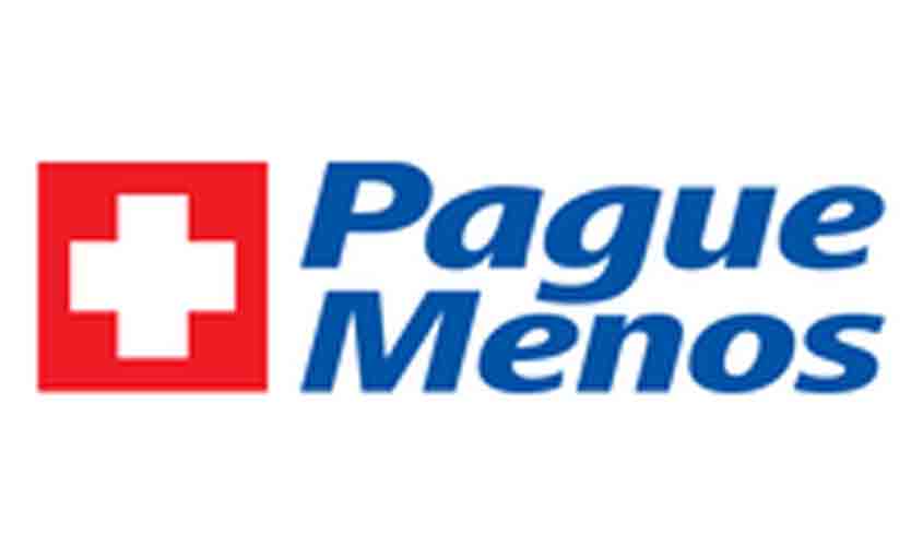 Farmacêuticos da Pague Menos viajam de barco para atender em casa paciente idoso em município no Pará