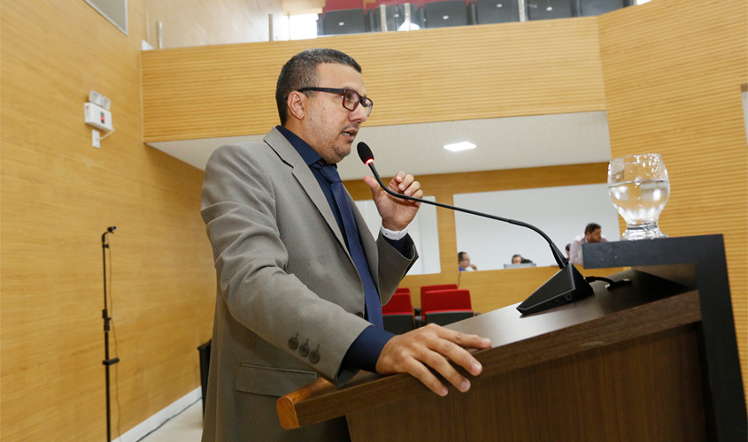 Deputado Alex Silva agradece presidente Laerte Gomes pela realização de audiência pública 