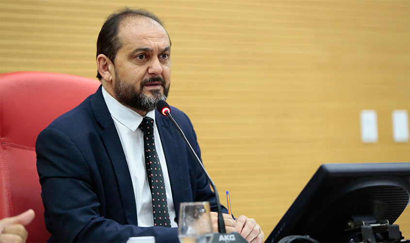 Parque de Exposição de Rolim de Moura ganha barracões construídos com emenda articulada pelo presidente Laerte Gomes