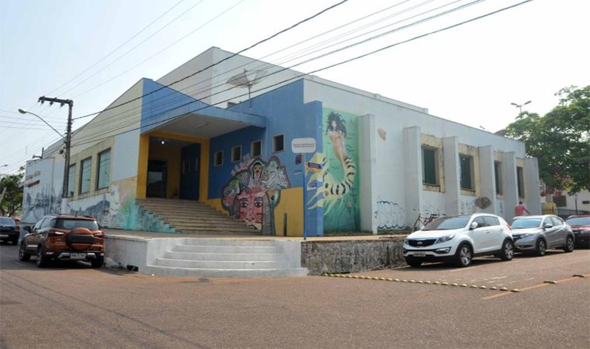 Doações de livros à Biblioteca Francisco Meirelles somente na volta do atendimento