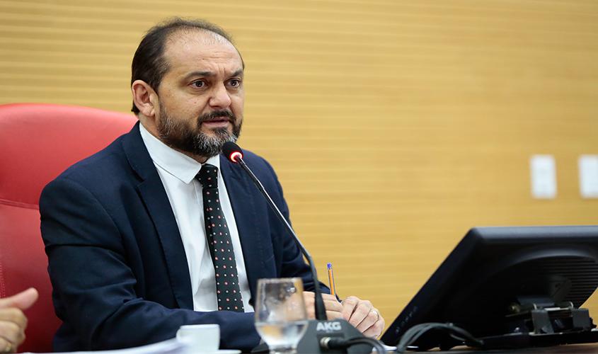 Parque de Exposição de Rolim de Moura ganha barracões construídos com emenda articulada pelo presidente Laerte Gomes