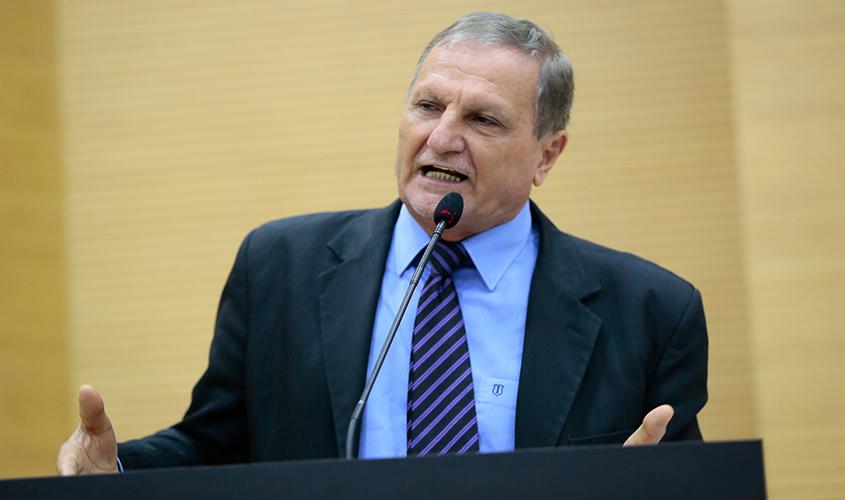 Adelino Follador aprova destinação de recursos de economia dos deputados para o combate ao coronavírus