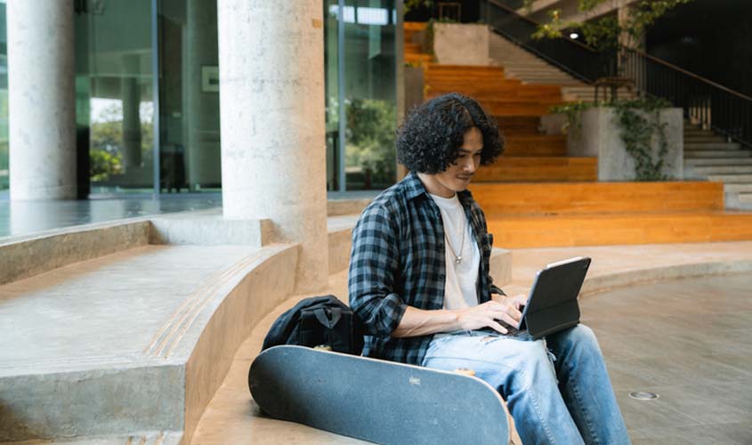 Faculdade: como equilibrar rotina acadêmica e vida social