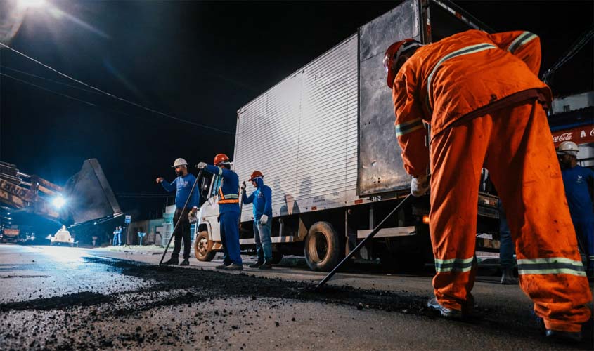 Trabalho noturno garante funcionamento de Porto Velho
