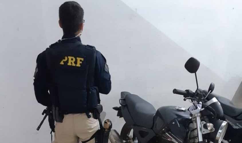 PRF prende jovem com moto adulterada