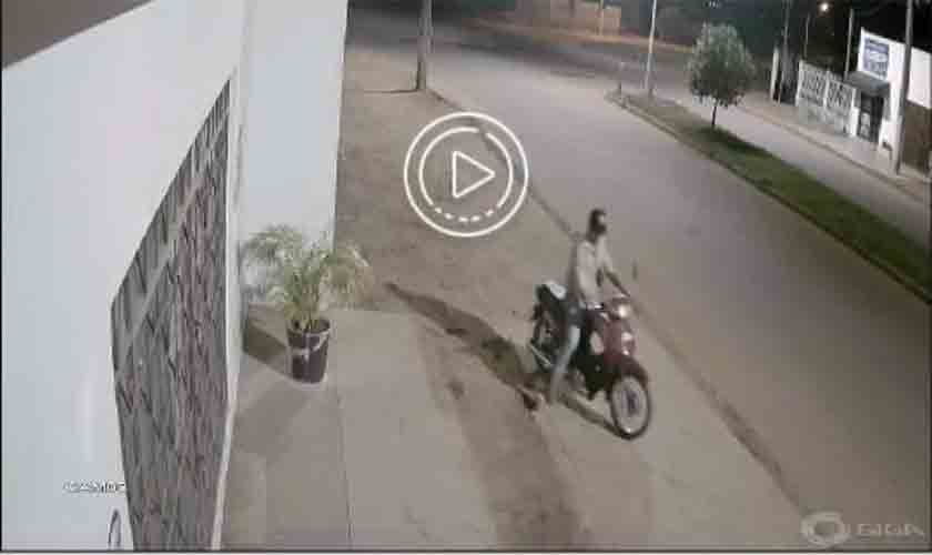 ASSISTA VÍDEO: após amigos reconhecerem ladrão, dono de lava jato recupera moto furtada sem ajuda da polícia